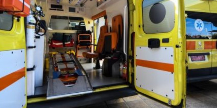 ΛΕΜΕΣΟΣ: Οδηγός έχασε τον έλεγχο και προσέκρουσε σε πάσσαλο της ΑΗΚ - Δύο πρόσωπα στο νοσοκομείο 